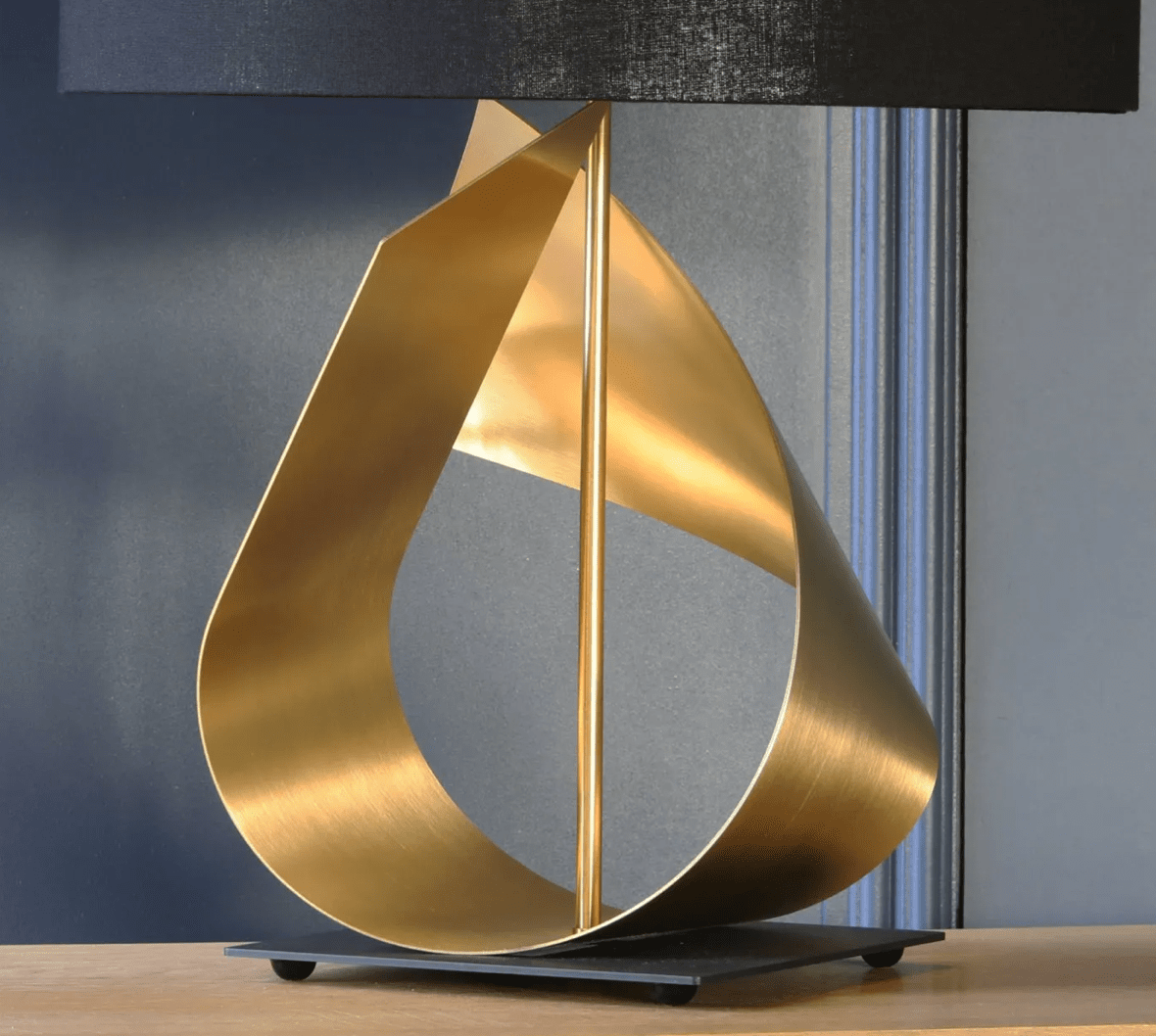 Base of Table lamp in gold | Bedside lamp