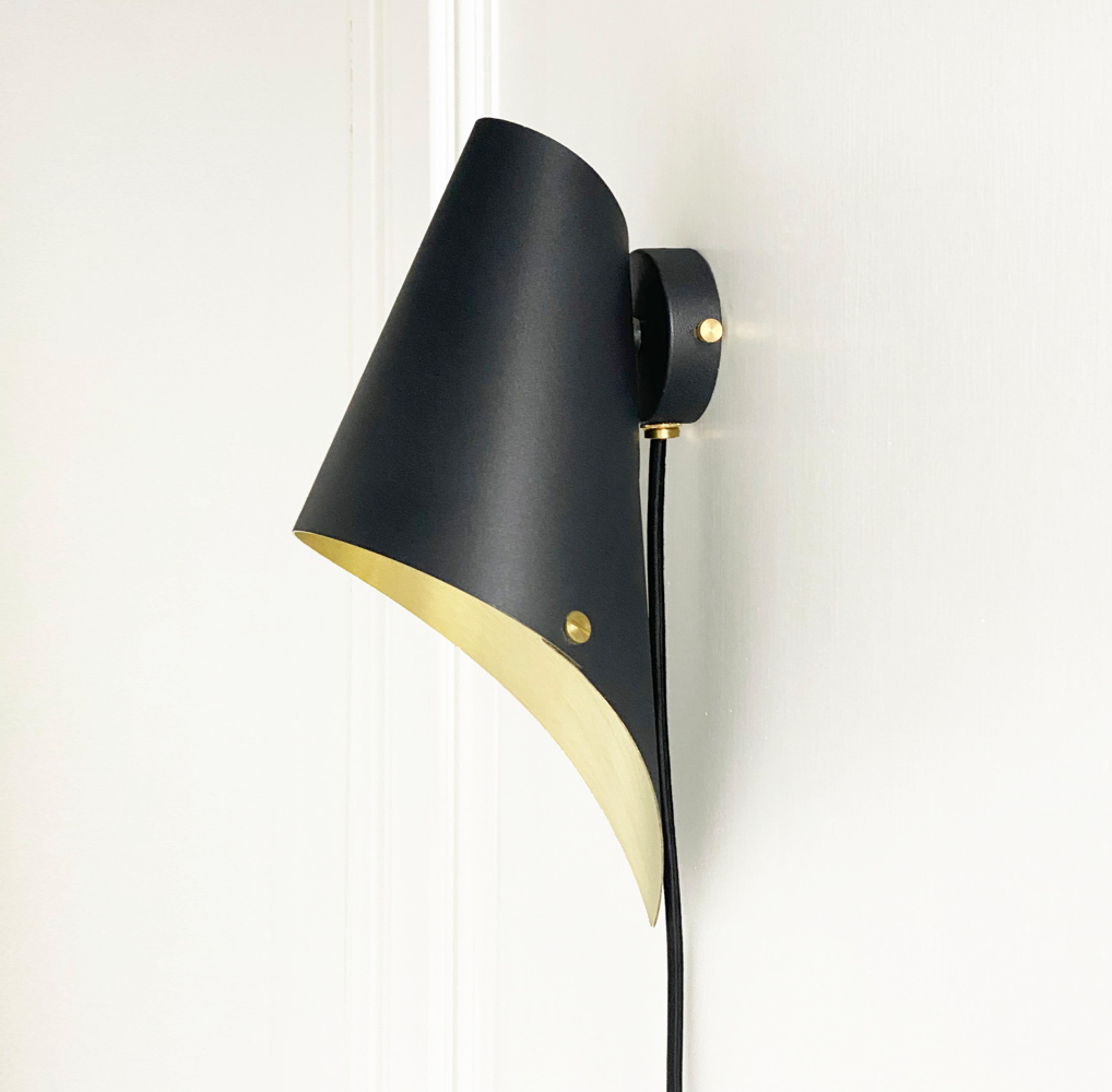 Plug in wall light